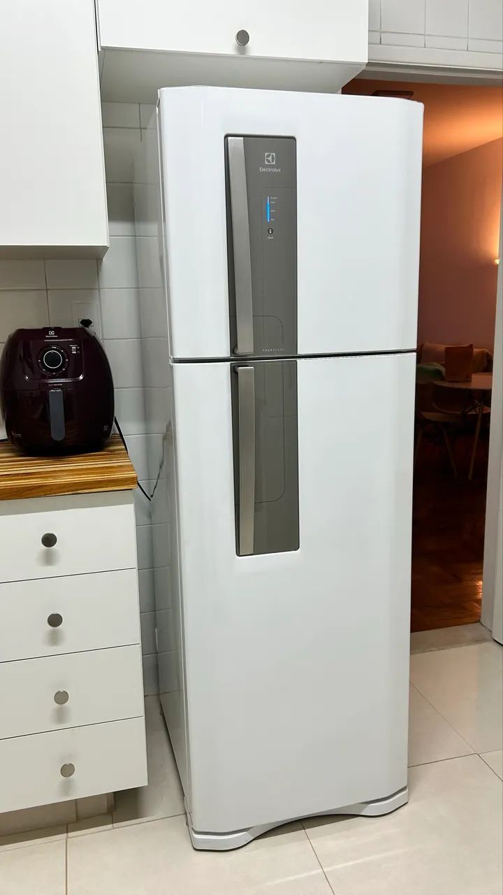 Geladeira Electrolux 382l