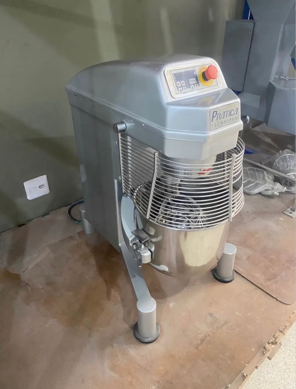 Maquinário de padaria batedeira prática 20L - Foto 2