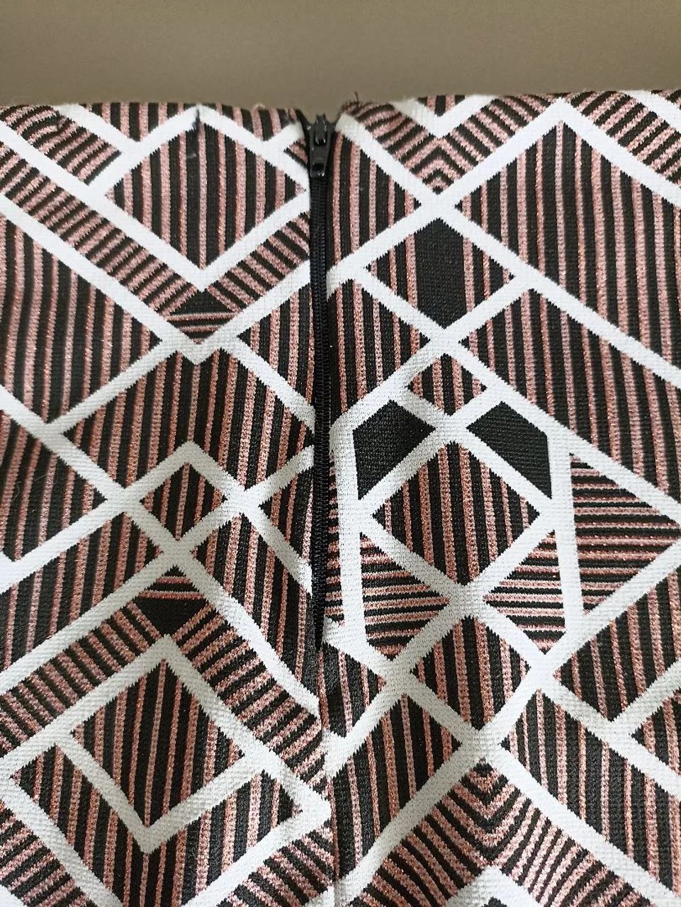Saia Curta Estampa Geométrica - Foto 4