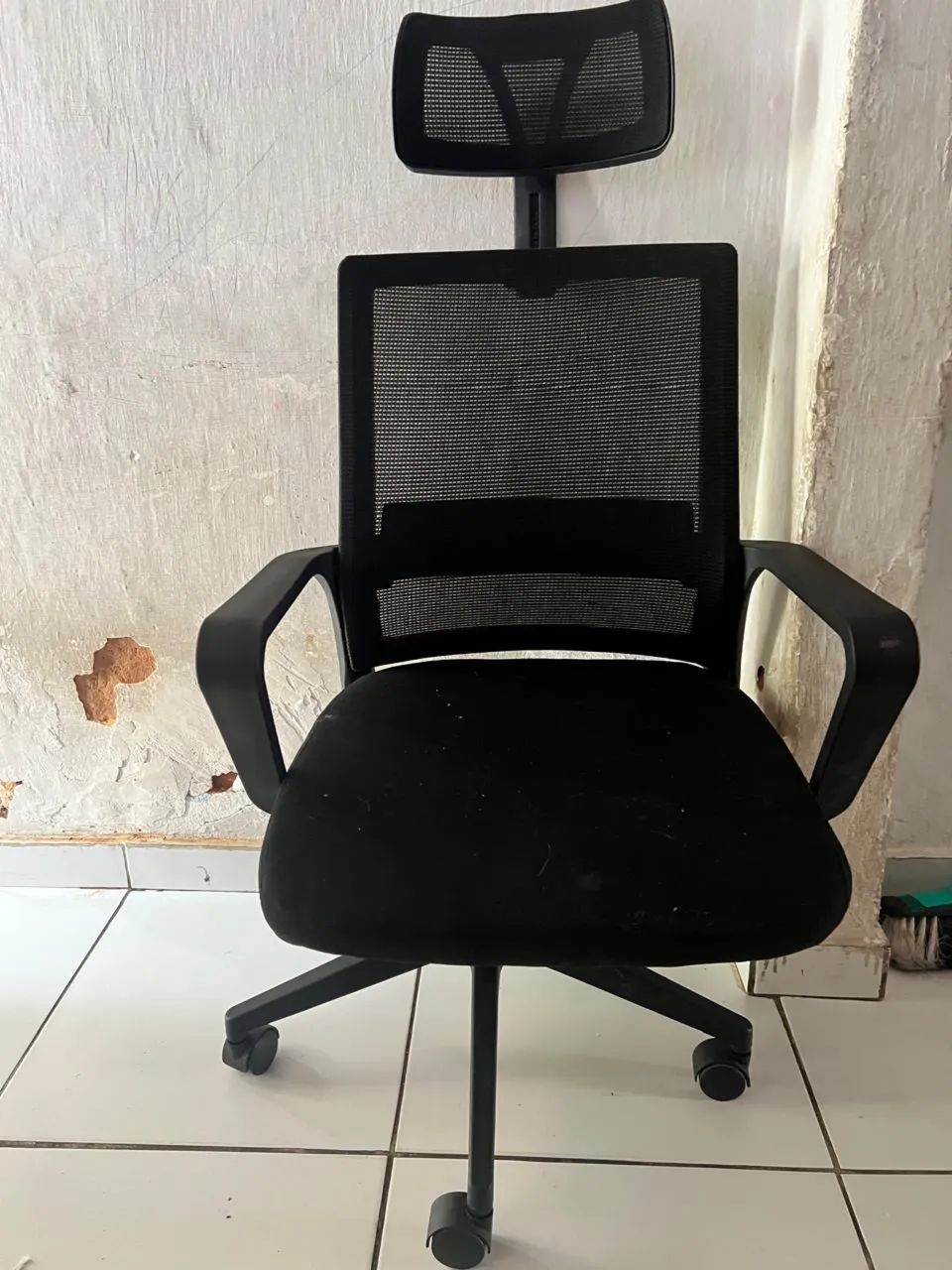 Cadeira office em malha 