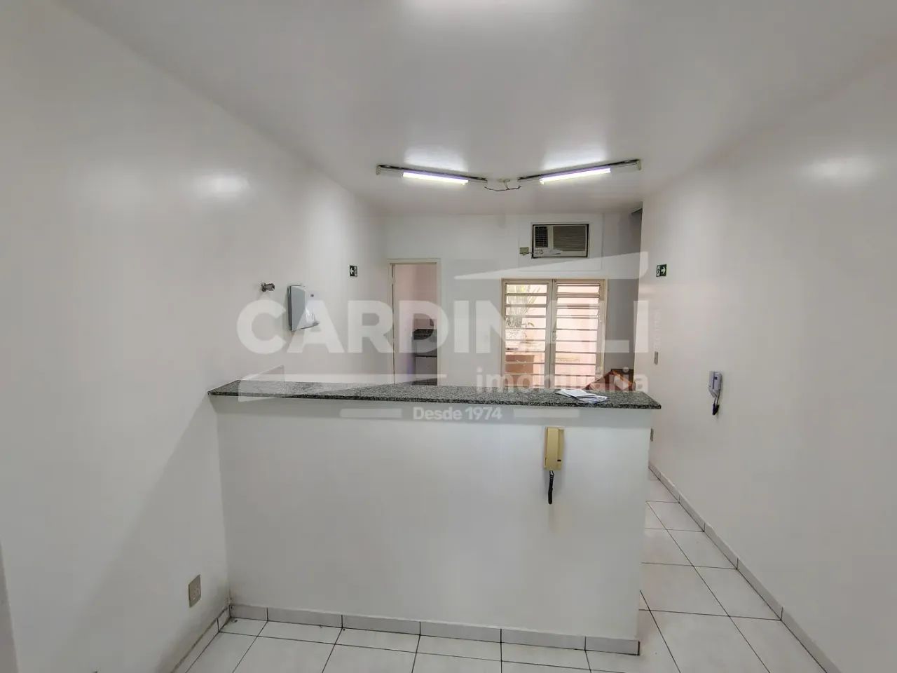 Sala comercial com cozinha e banheiro em rua comercial. - Foto 4