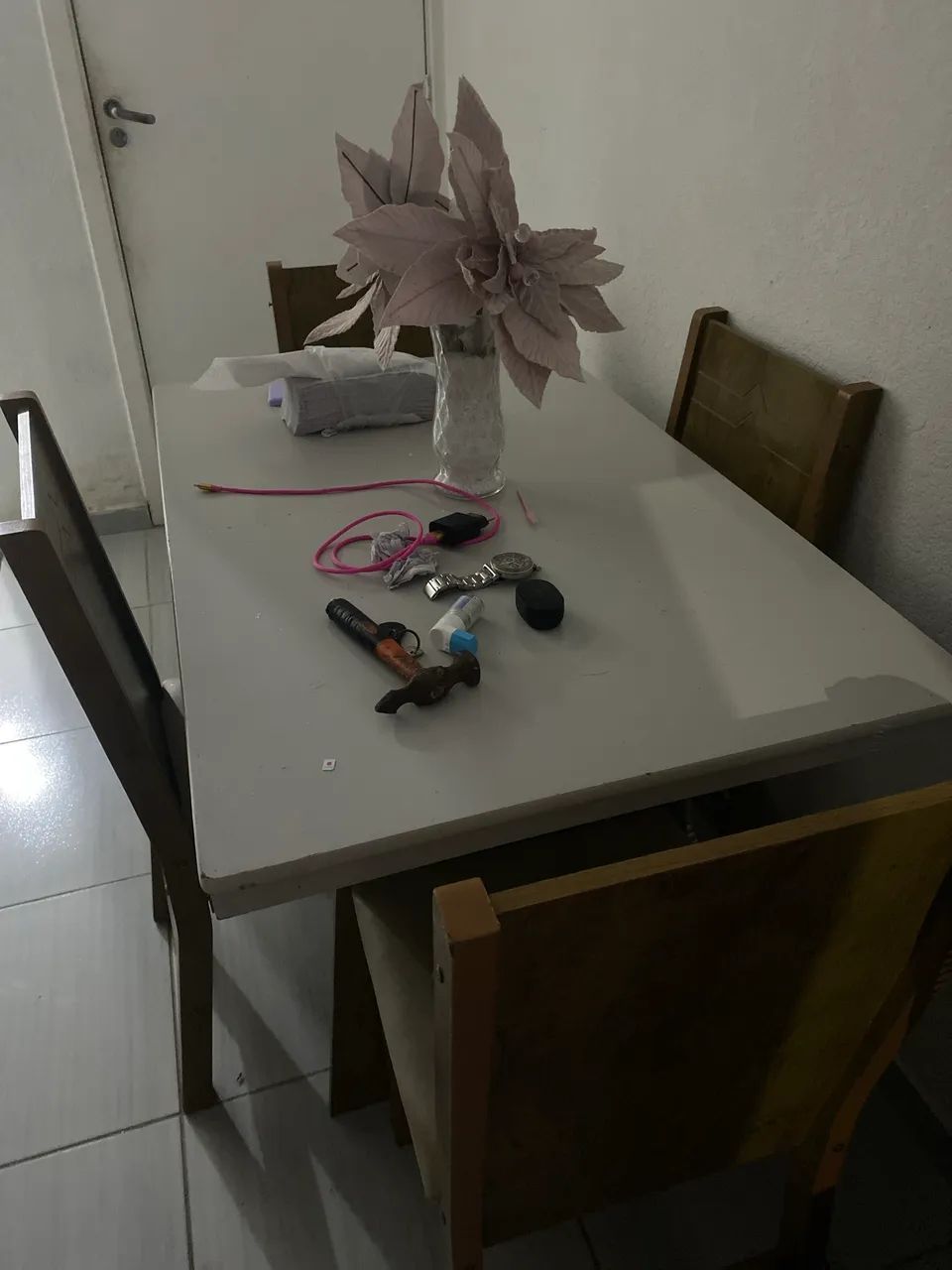 Mesa com 4 cadeiras quadrada 