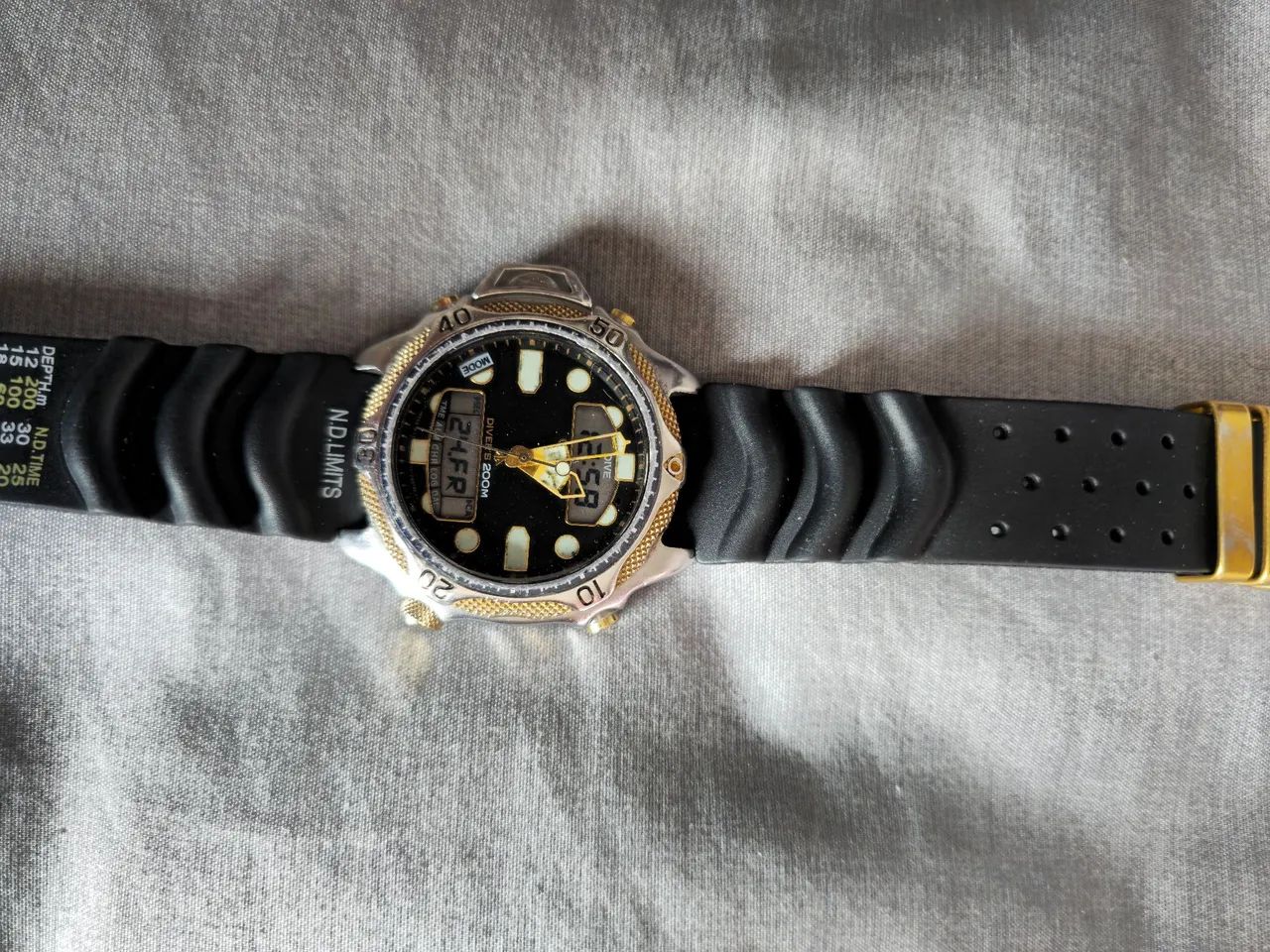 Vendo relogio citizen aqualand c500 serie ouro 