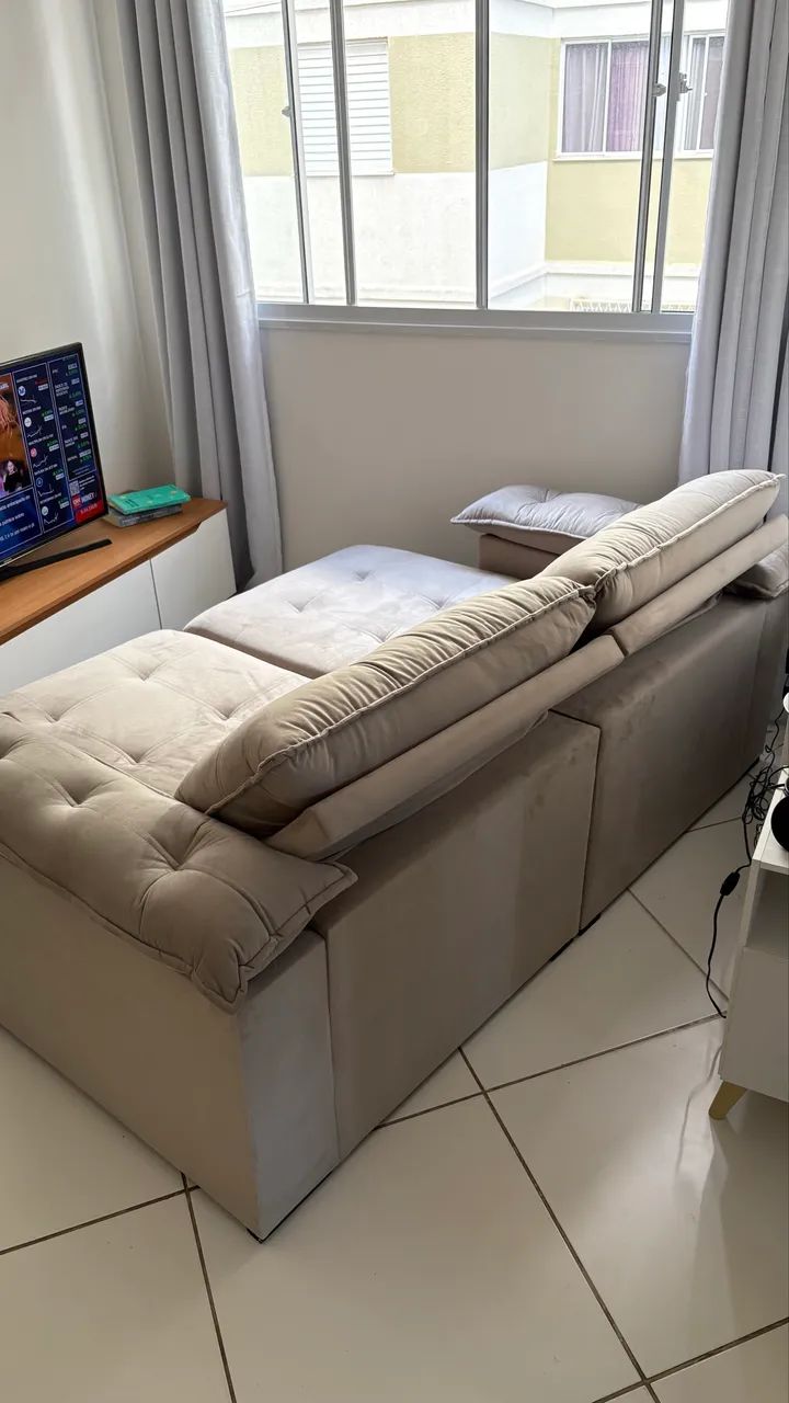 Sofá Retrátil Suede Bege Novo Embaixador  - Foto 4