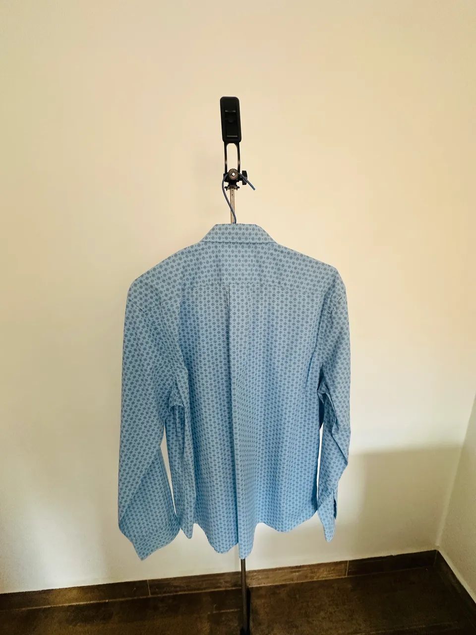 Camisa Gap M nunca usada azul e gráficos - Foto 3