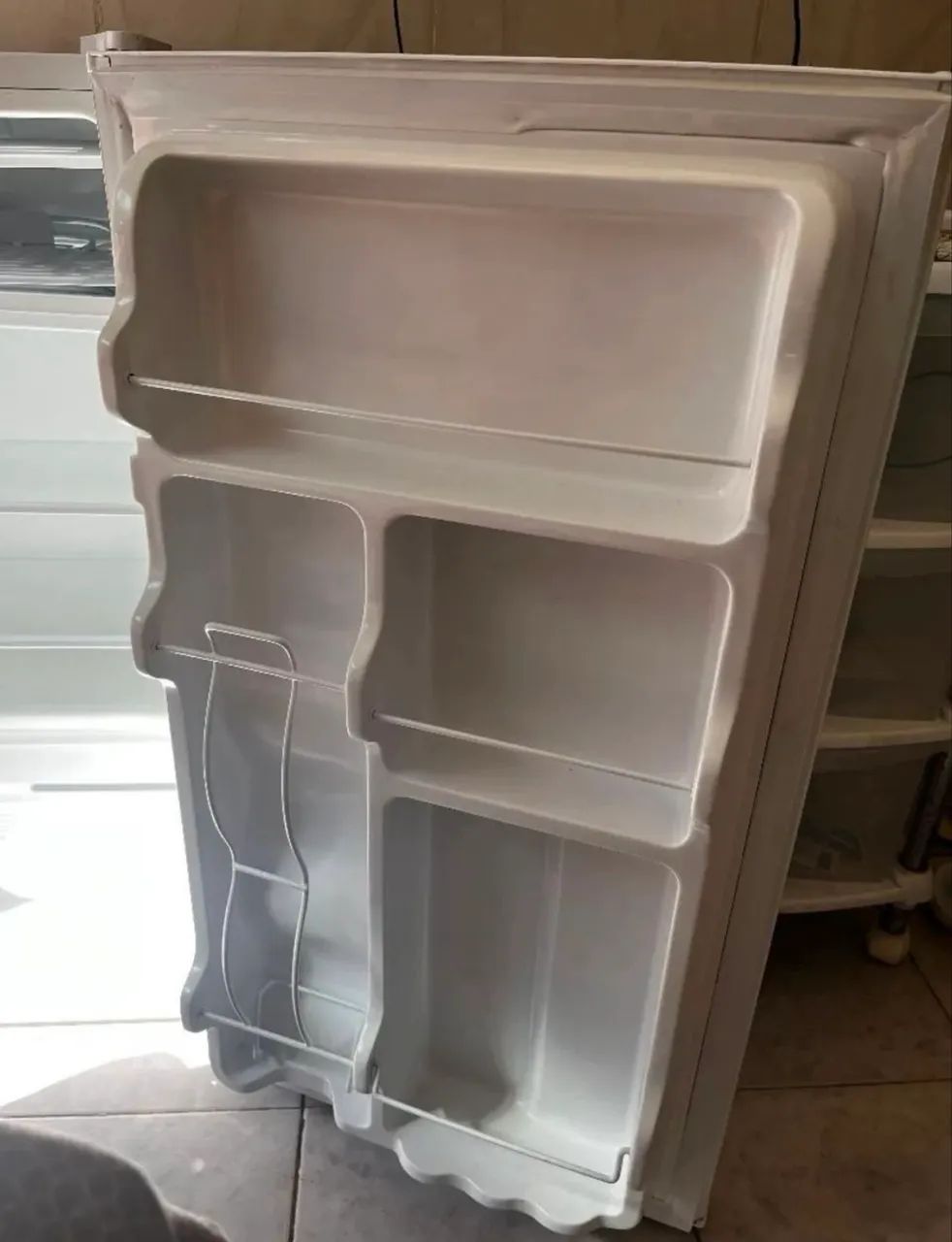 Frigobar Midea 93L Branco - Foto 3
