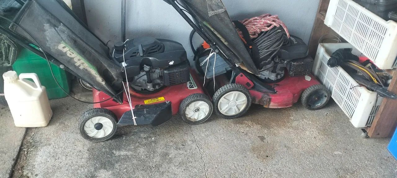 Vendo 2 cortadores de grama garthem a gasolina todos feito manutenção 