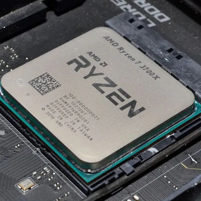 RYZEN 7 3700X
