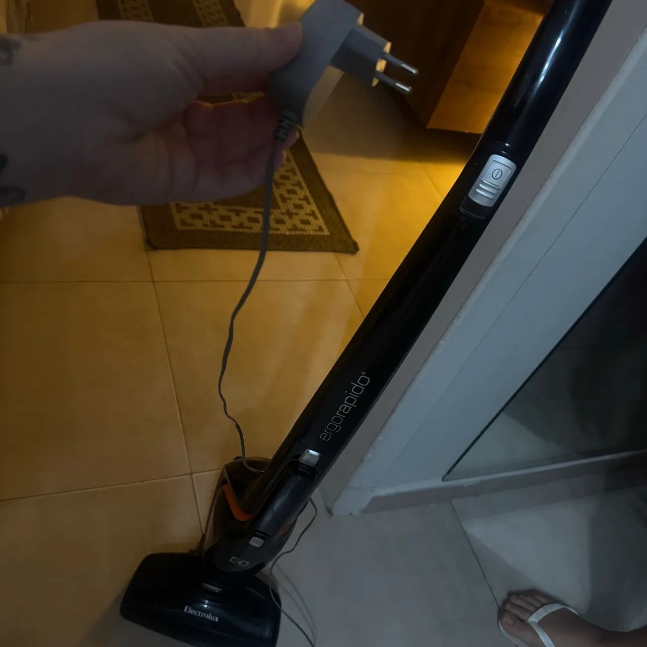 Aspirador recarregáveis com defeito  - Foto 3