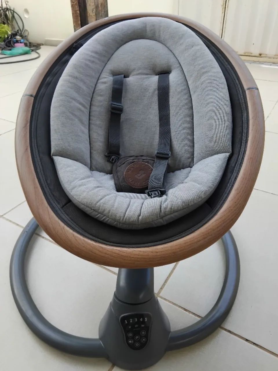 Cadeirinha de balanço para bebê Max Cossi - modelo Cássia 