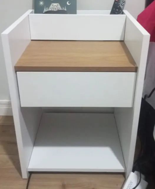 2 mesinhas de cabeceira