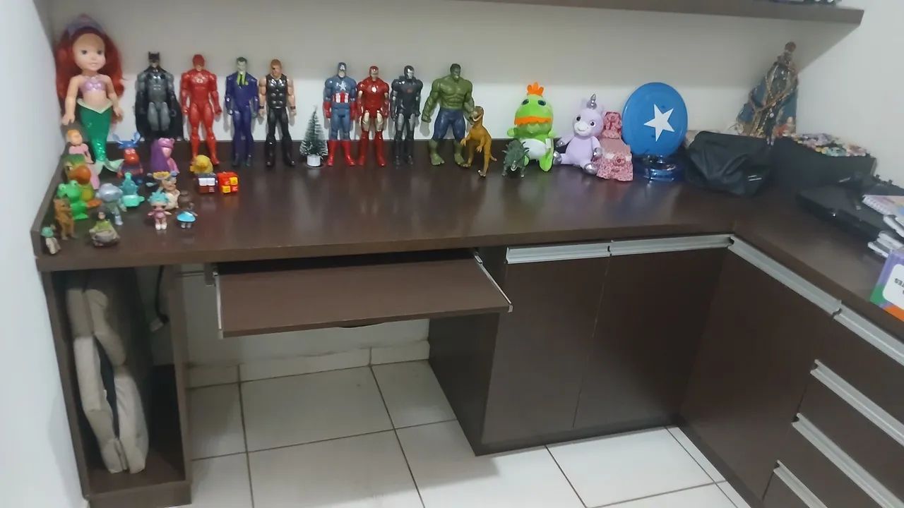 Vendo móvel planejado para escritório ou quarto.