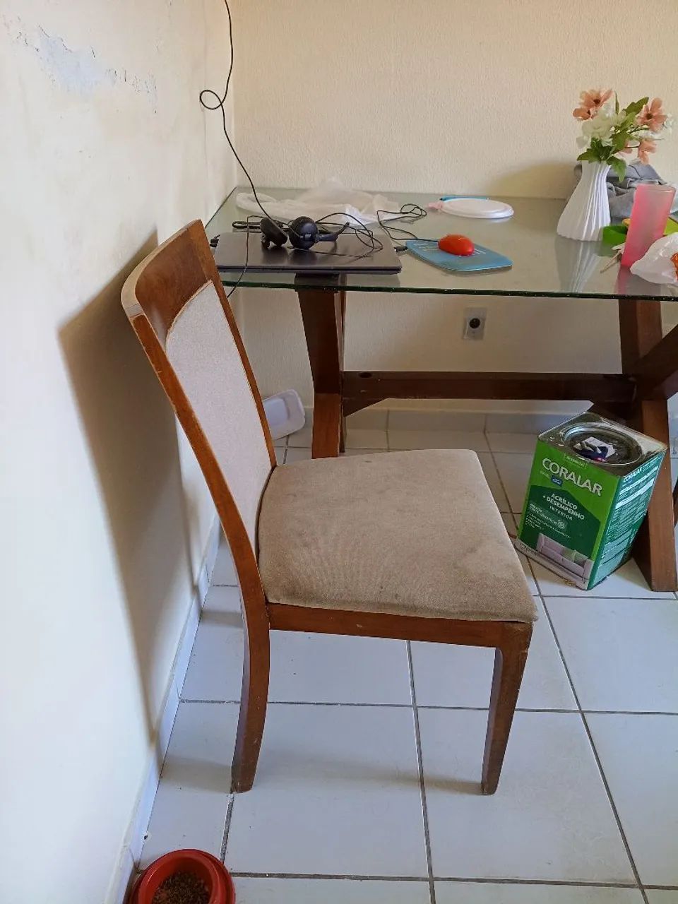 Mesa de vidro com base de madeira maciça  - Foto 4