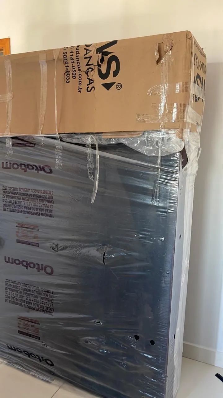 Sofá, Mesa de jantar vidro 6 cadeiras e 02 camas box - Foto 4