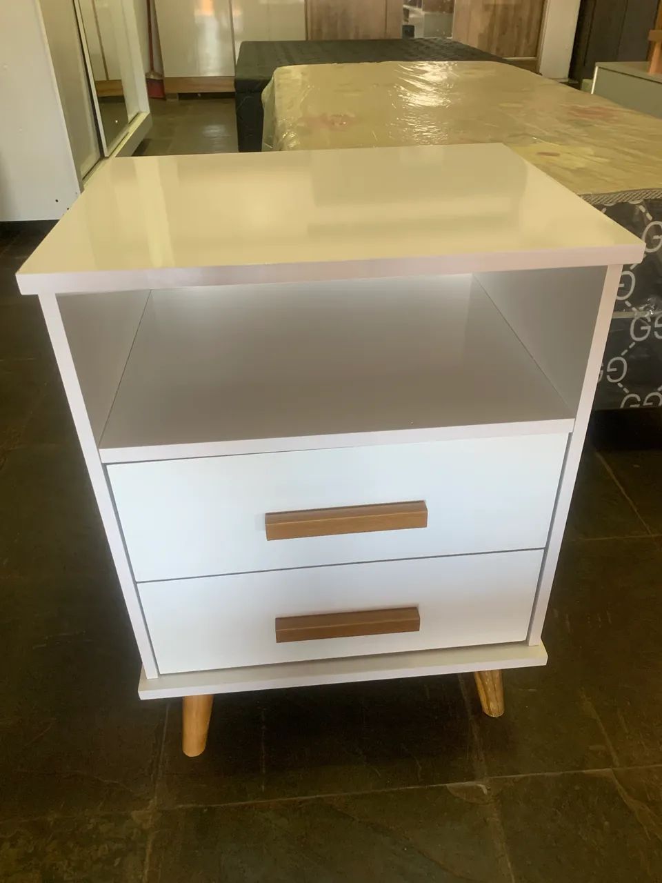 MESA DE CABECEIRA NOVA R$ 250,00 - Foto 3