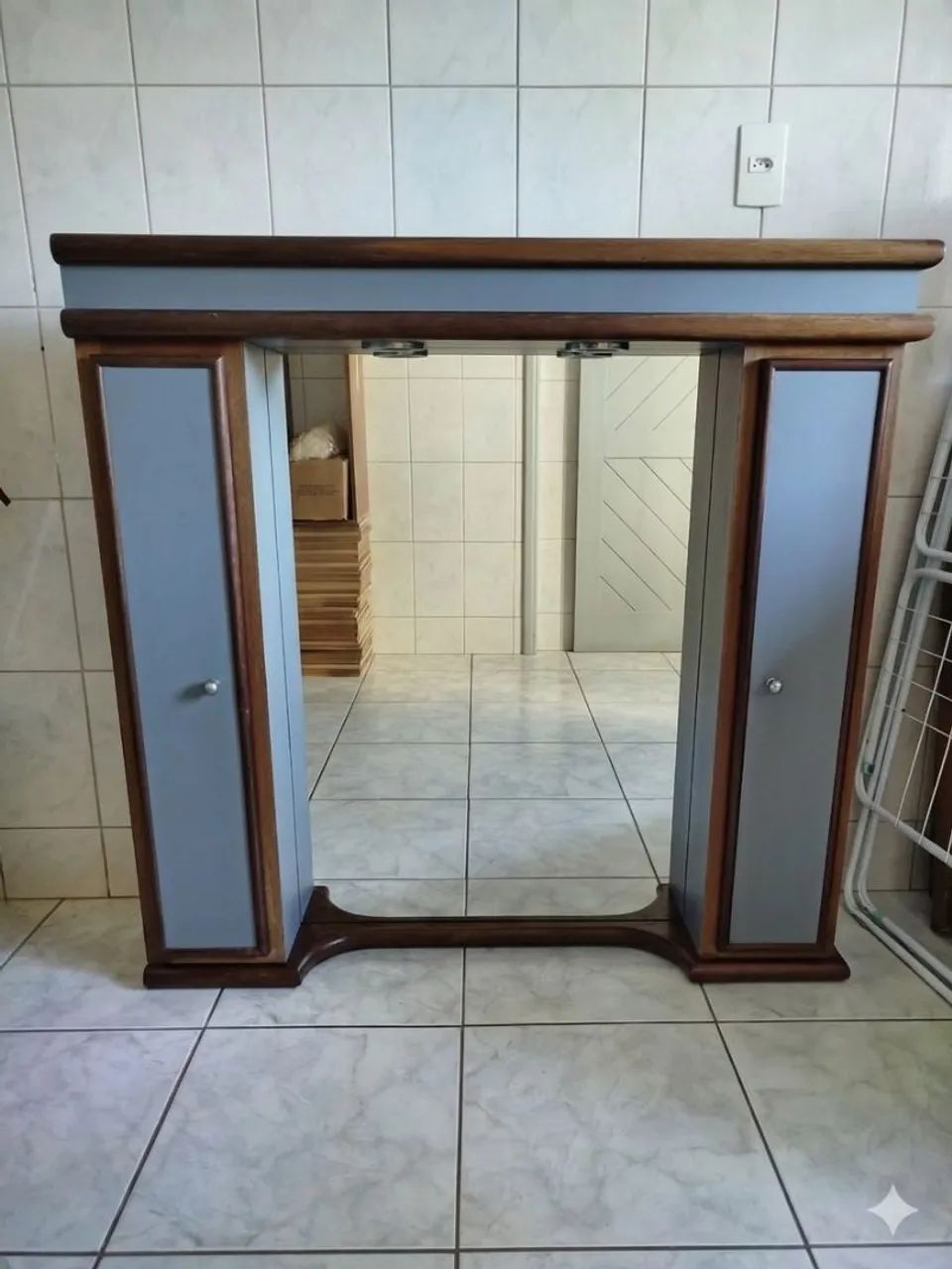 Armário de banheiro 