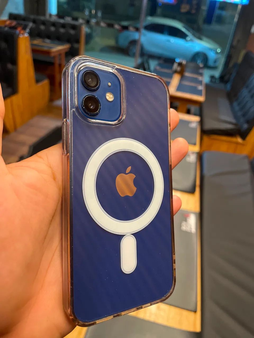 VENDE-SE IPHONE 12/ BEM CONSERVADO TUDO ORIGINAL. - Foto 2