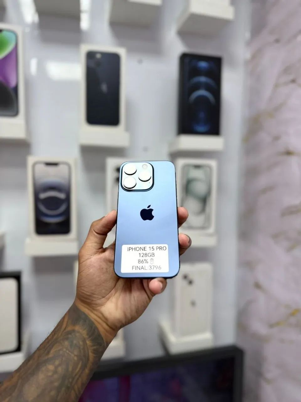 IPHONE 15 PRO 128GB TOP<br>R$ 4.299,00 AZUL
