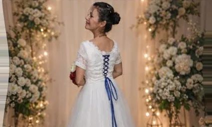 LINDO VESTIDO DE NOIVA  - Foto 2