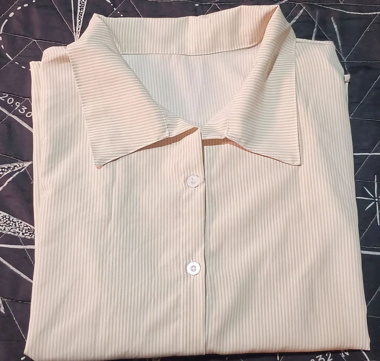 Blusa social listrada  - Foto 4
