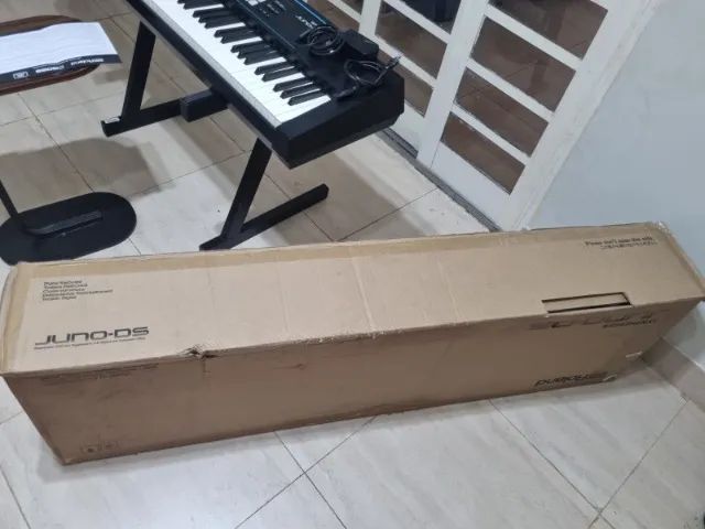 Roland　JunoDS88 Roland Juno-DS88 88 Teclas Weighted + Caixa Original + Capa +
