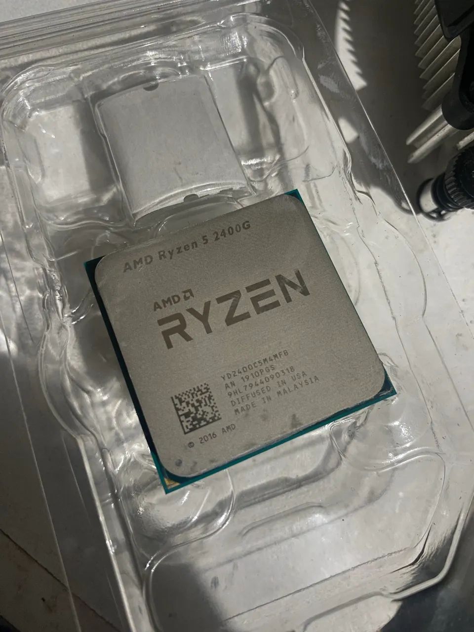 Ryzen 5 2400g + cooler AMD original - Foto 2