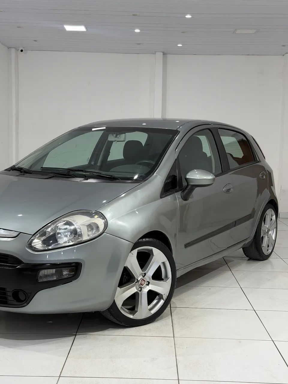 Fiat Punto Attractive 1.4 Fire Flex 8V 5P 2013 - Foto 2