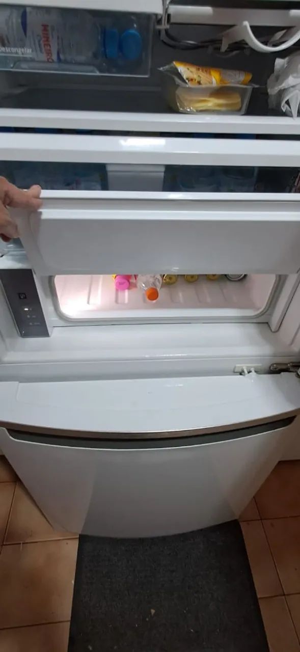 Geladeira Brastemp Inverse BRE59ABBNA10 - Foto 4