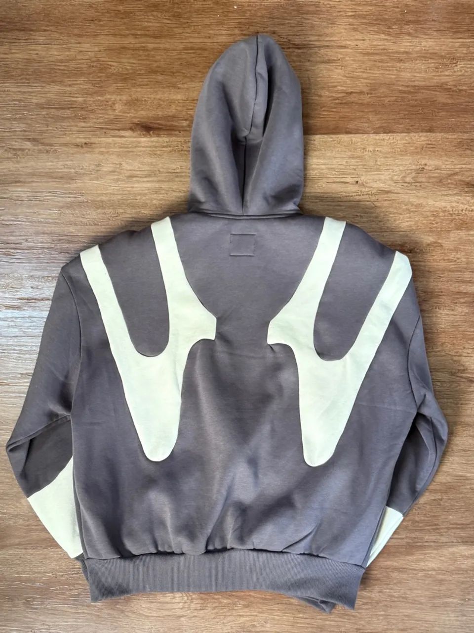 Casaco Moletom Oversized Marrom e Creme com Capuz e Zíper - Foto 2
