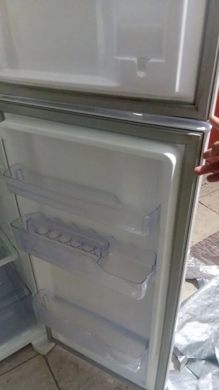 Electrolux DFN41 371L 127v 1300,00$ - Foto 3