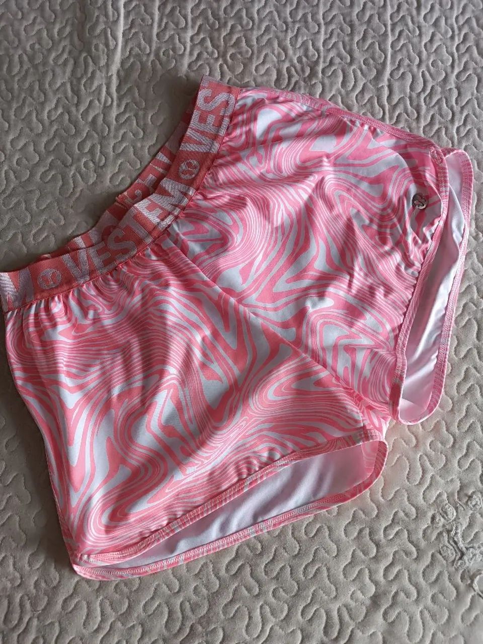 Short esportivo 