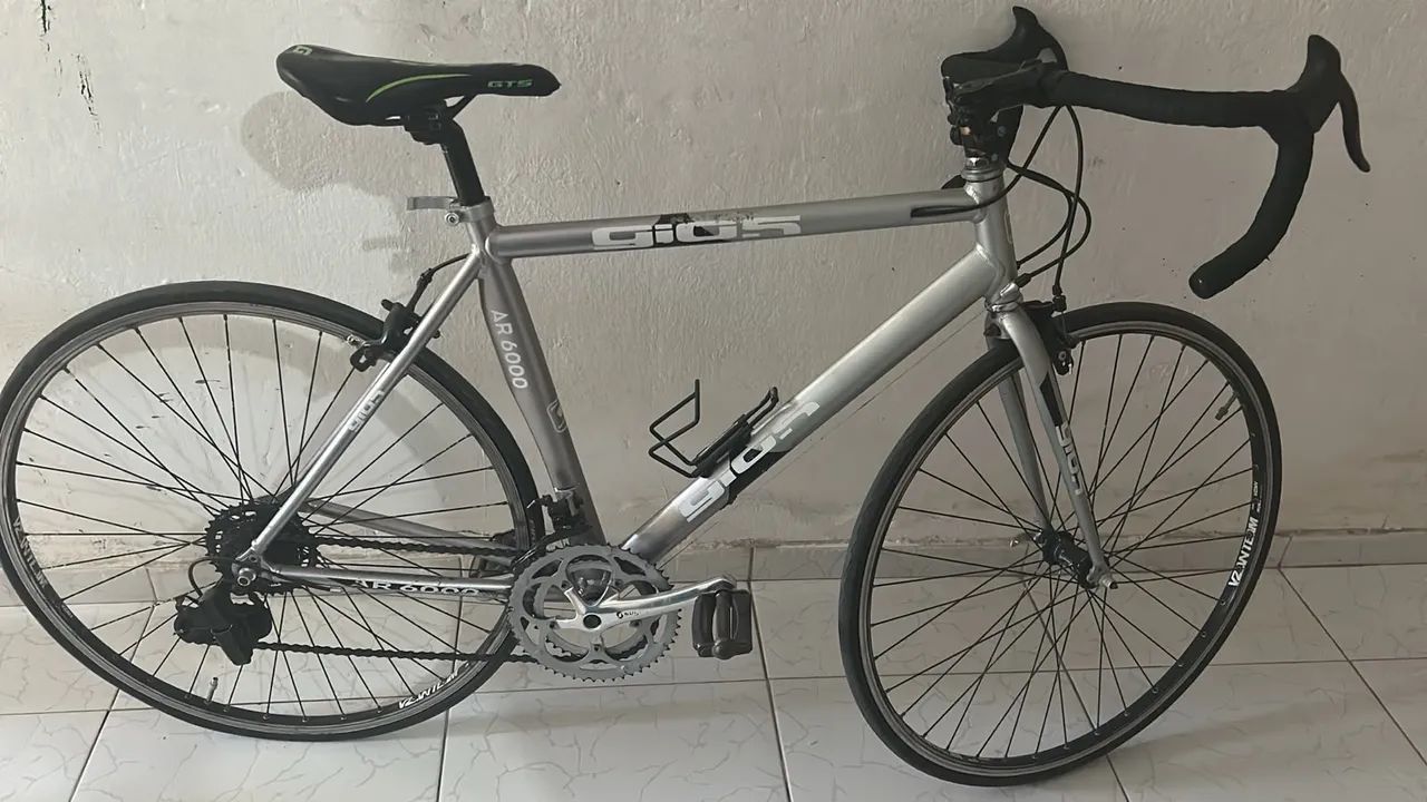 Vendo duas bikes seminovas  - Foto 2