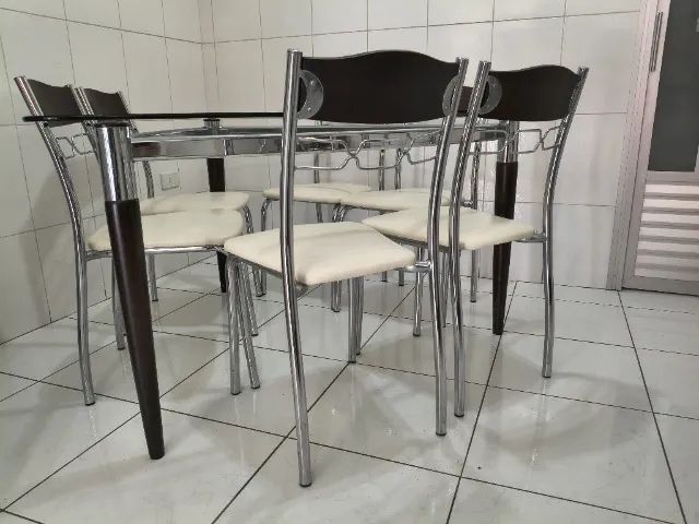 Mesa de jantar com tampo de vidro - Foto 4