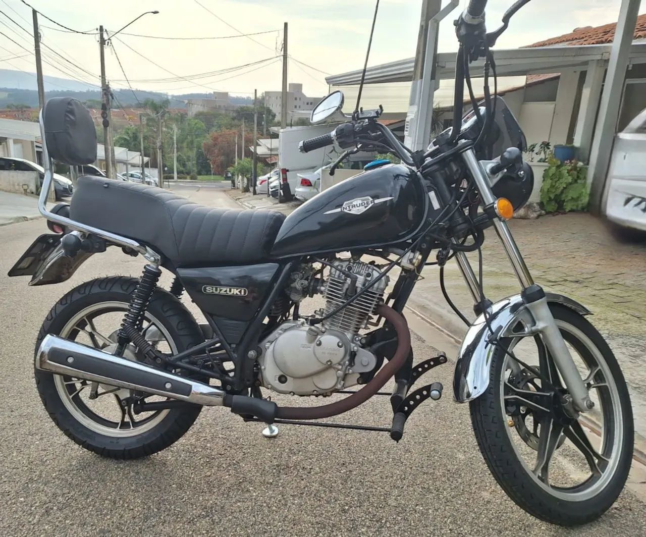 INTRUDER 125 CUSTOM  - Foto 2