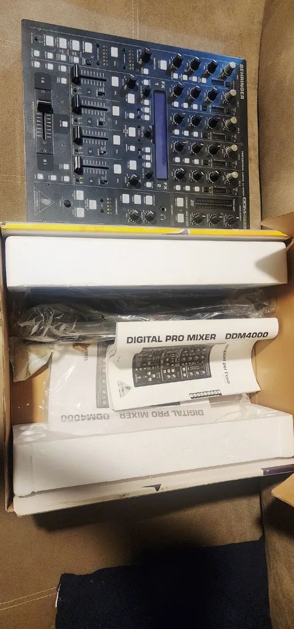 Mixer dj Behringer DDDM4000 - Foto 2