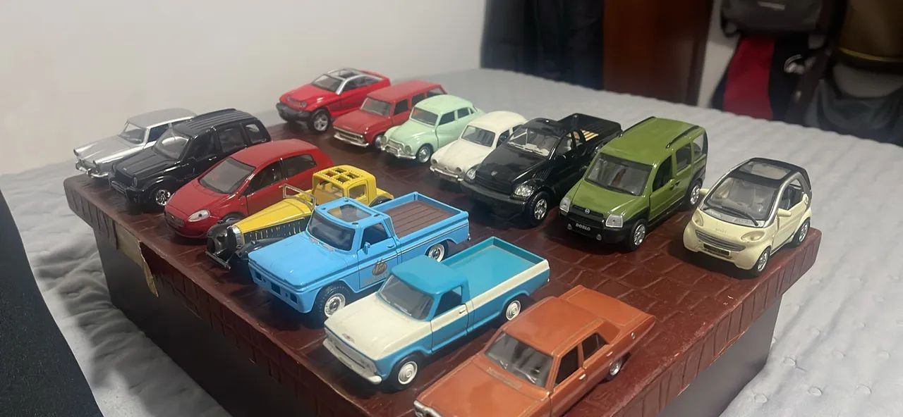 Carrinhos de brinquedo colecionáveis  - Foto 3