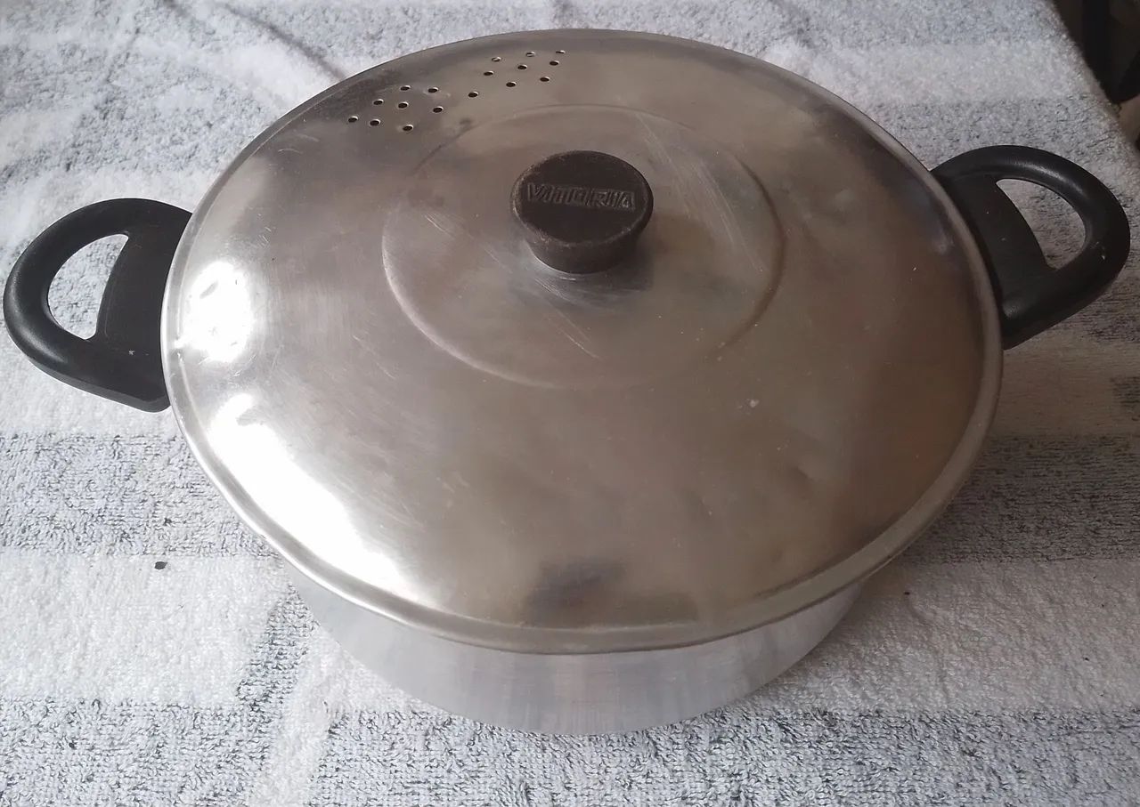 Panela de alumínio "caçarola " 3L com asa de baquelite semi-nova  - Foto 2