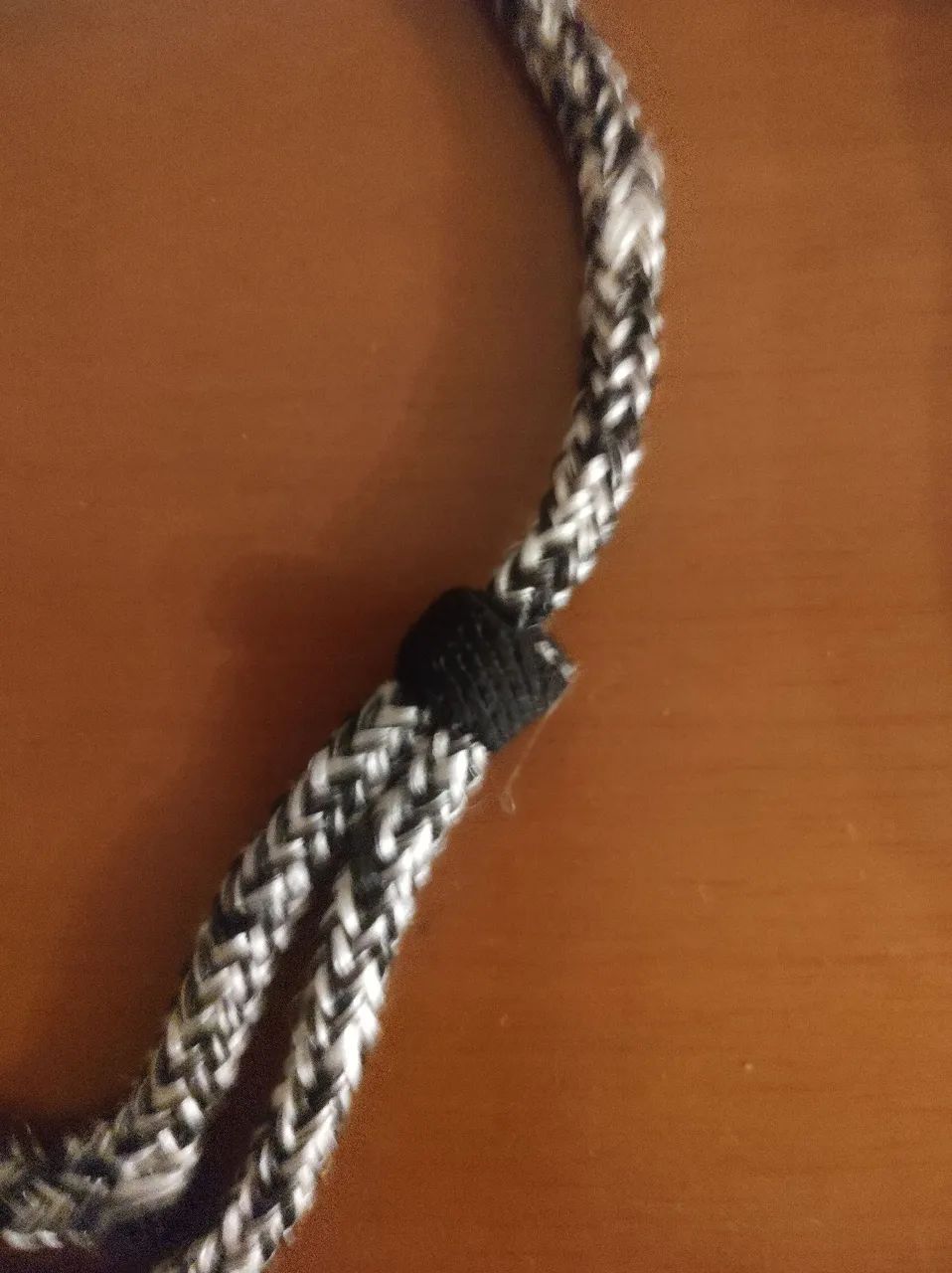 Colar artesanal Mesclado Preto e Branco com Pedra  - Foto 5