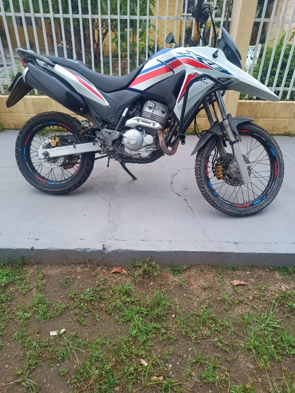 Vendo XRE 300  - Foto 5