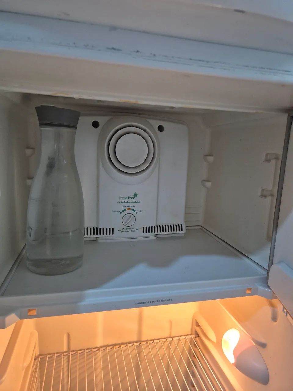 Vendo geladeira quebra galho. - Foto 4