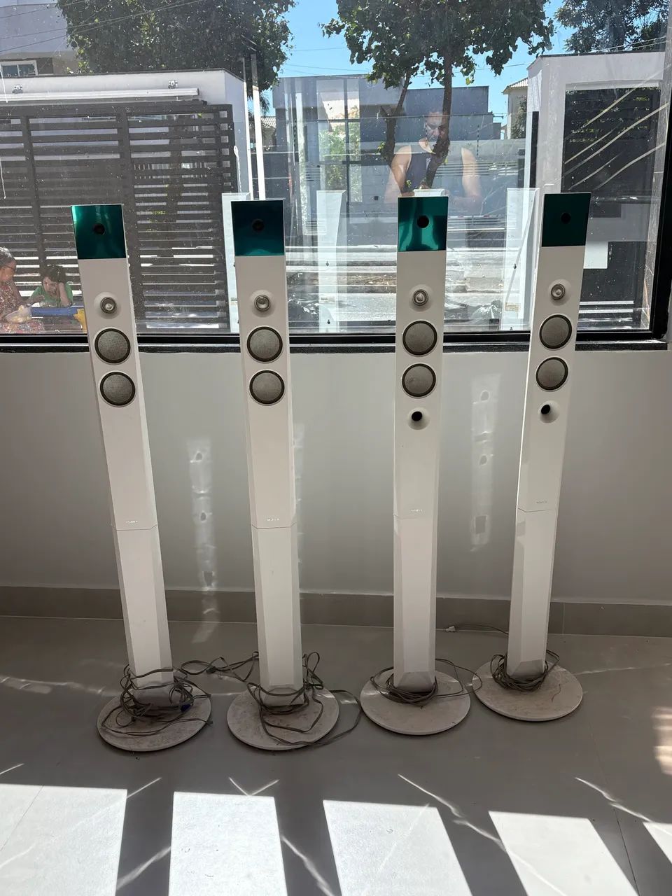 Caixa de som torre sound bar 