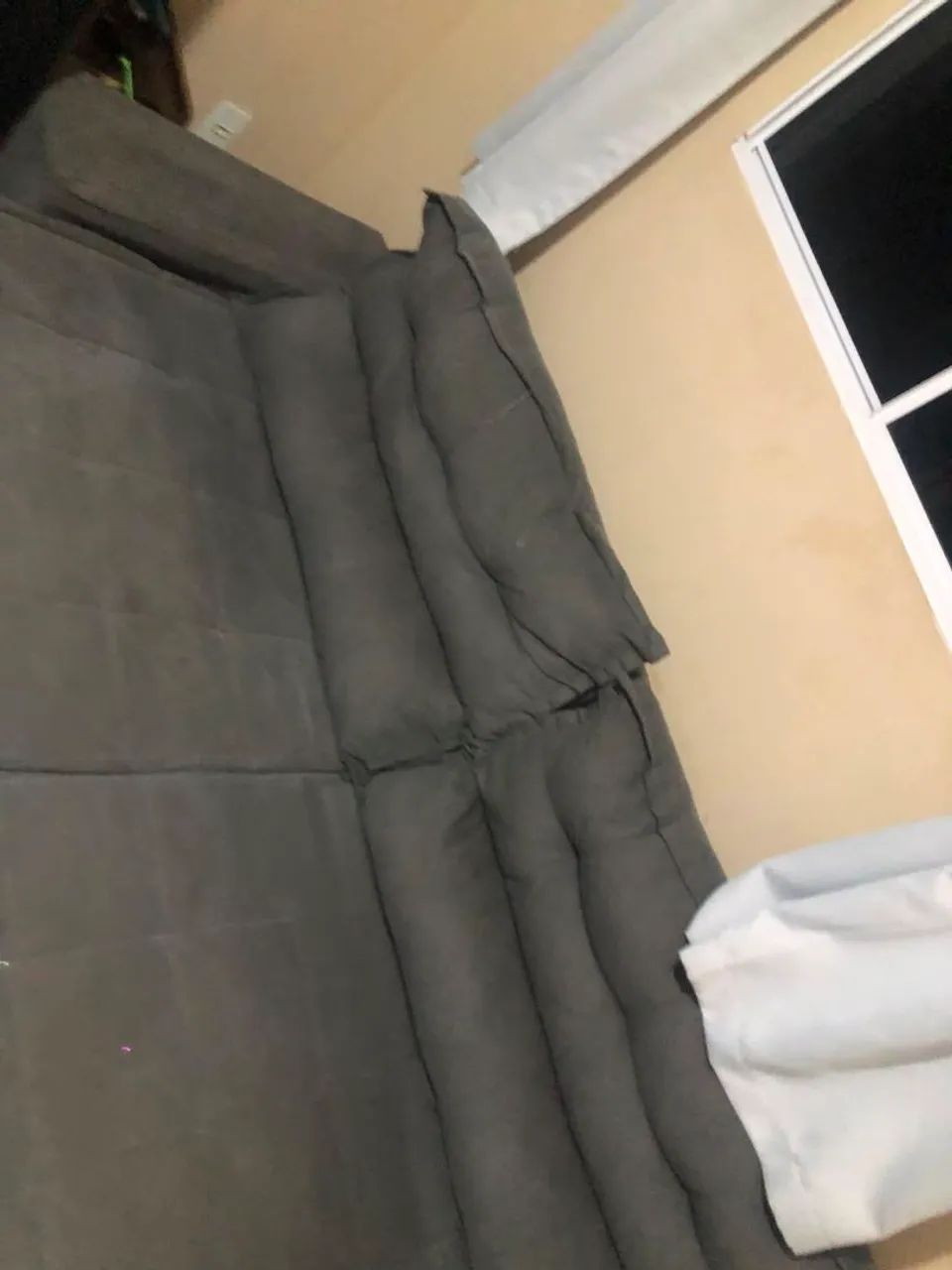 Vendo um sofá de 2 lugares semi novo  - Foto 2