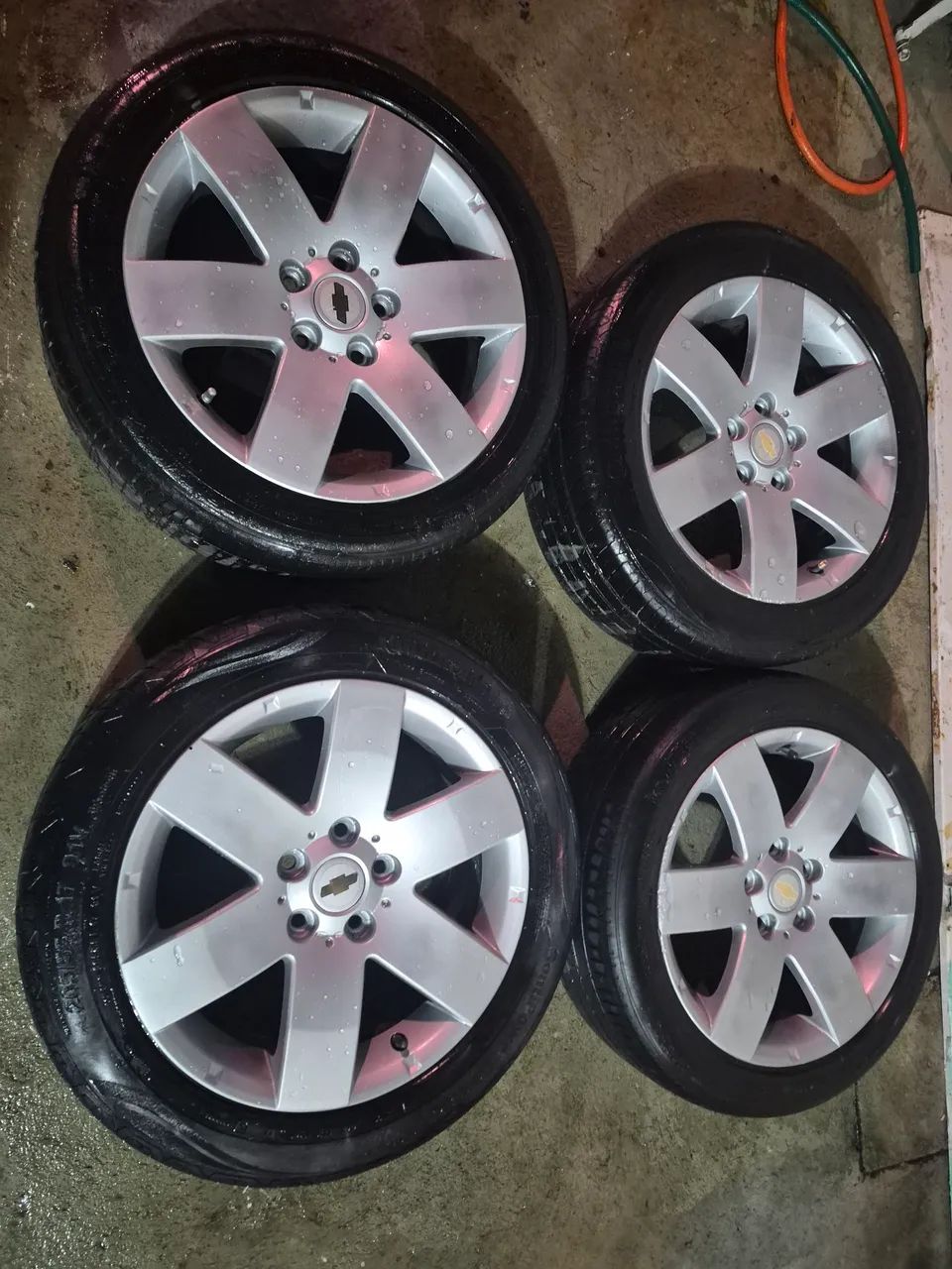 Roda 17 com pneu 