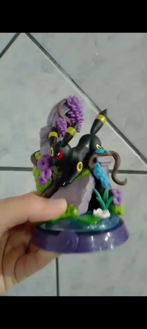 Figura do Pokémon Umbreon  - Foto 4