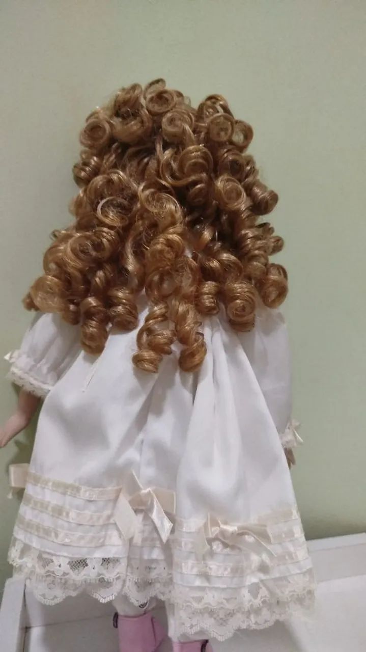 Boneca de porcelana Importada  - Foto 2