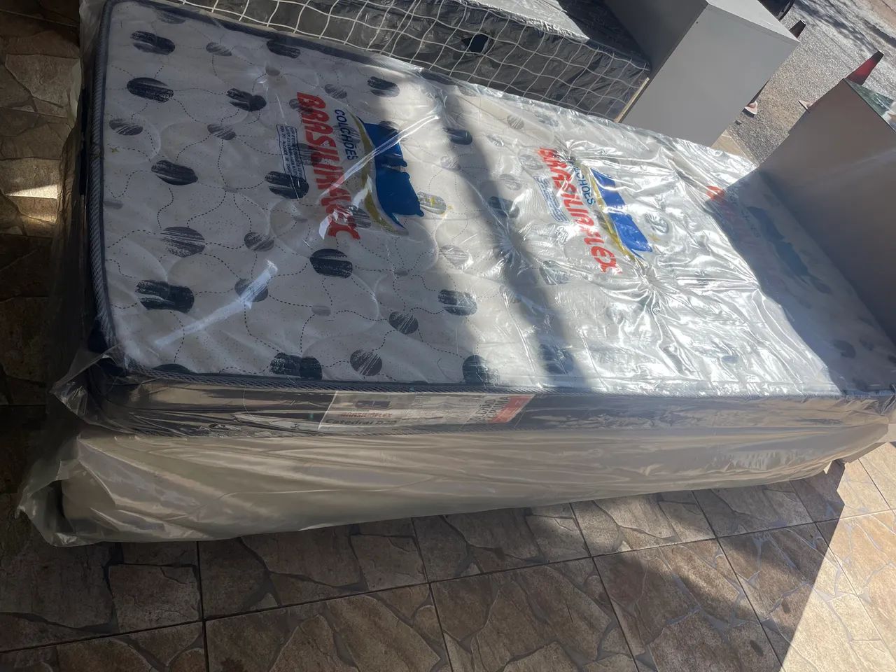 BOX SOLTEIRO PADRÃO NOVO R$ 500,00