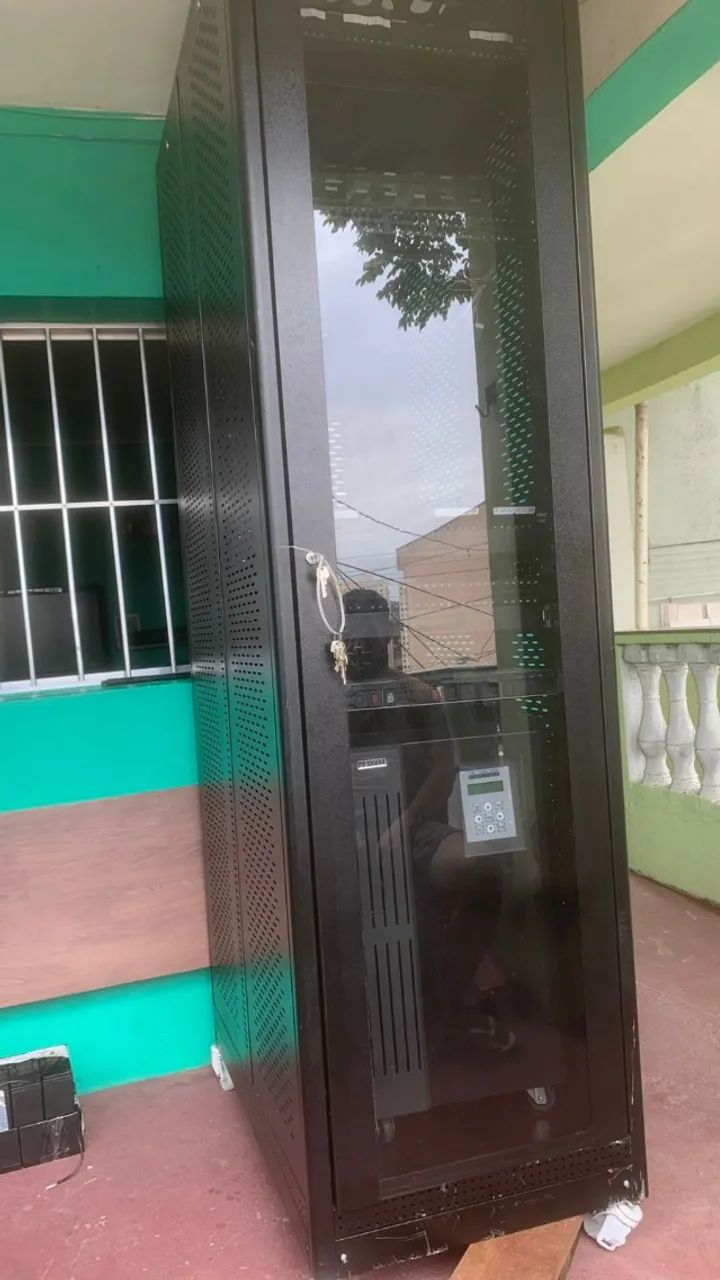 VENDE SE RACK SERVIDO COM TODOS OS APARELHOS DENTRO 