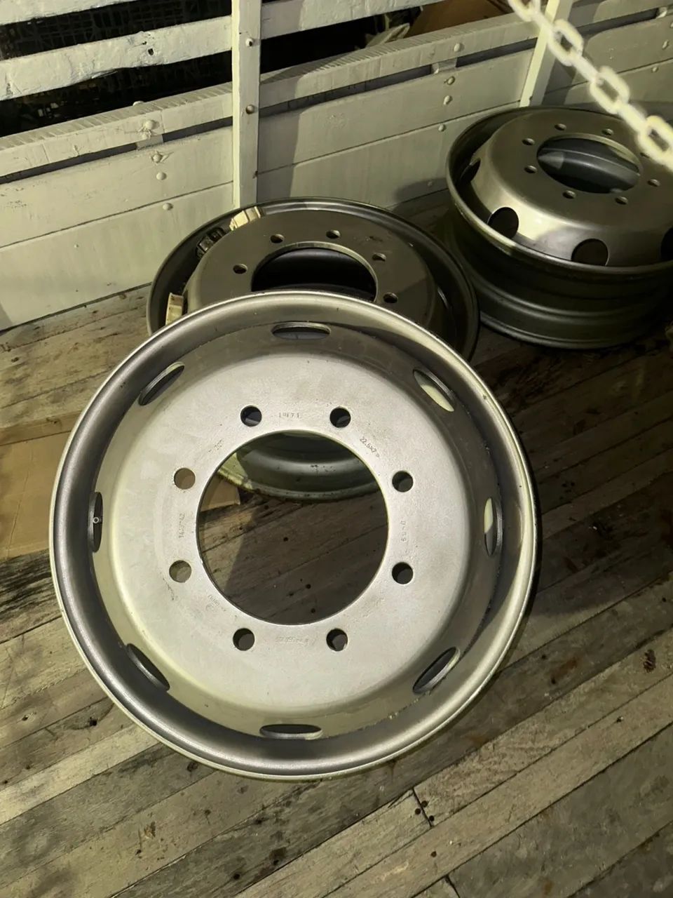 Rodas Caminhão Volks e Ford - Foto 3