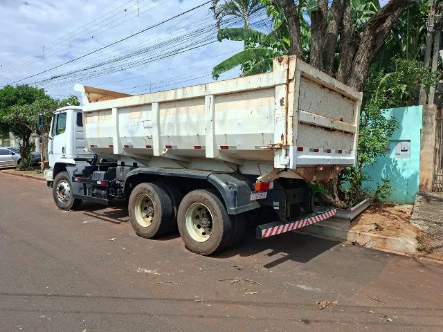 Caminhão Caçamba Mercedez-Benz Atron 2729 6x4 2014 - Foto 2