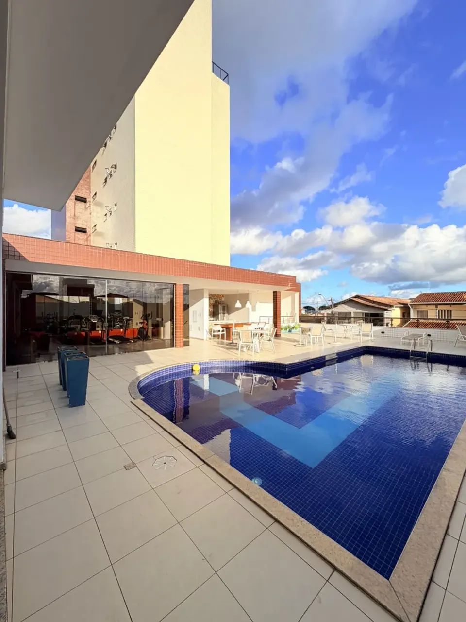 Vende Apartamento Mobiliado em Prédio de Luxo - Foto 2